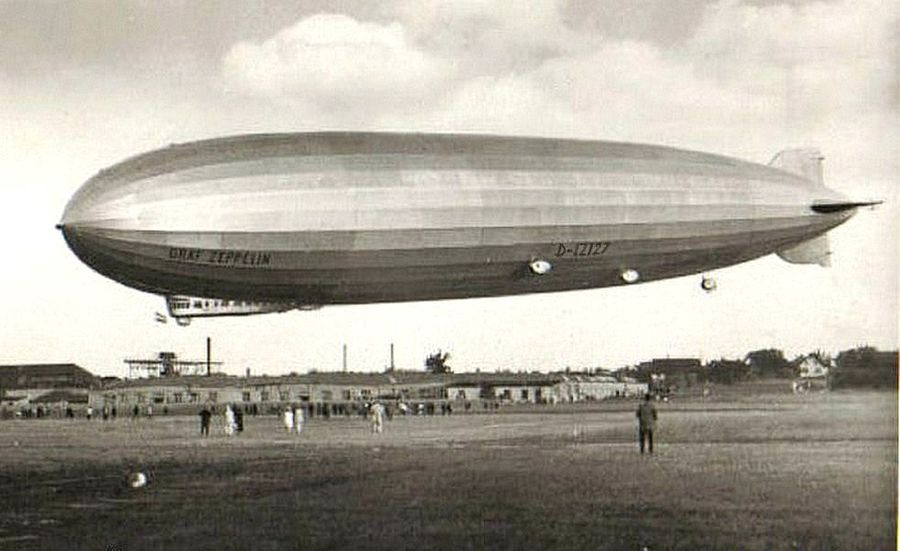 图10 LZ-127“齐柏林伯爵”号飞艇（1929年首次载客环球飞行）